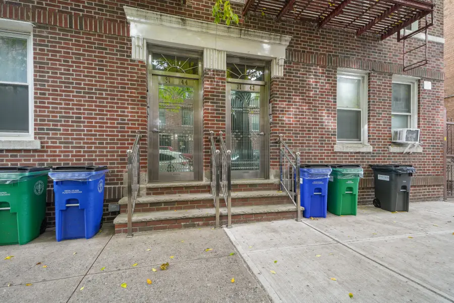 31-42 34th Street #MultiFamily, Queens, NY 11106 - #2
