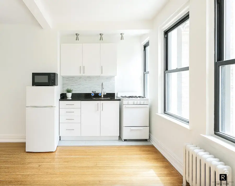 339 E 58th Street #2-B, Manhattan, NY 10022 - #3