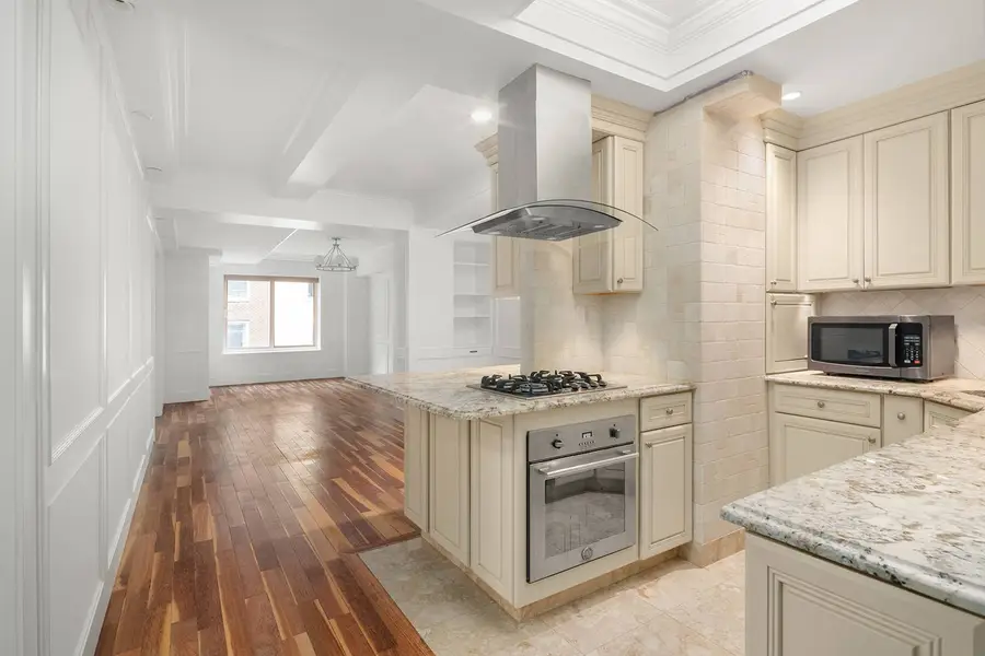 106 Central Park S #11LM, Manhattan, NY 10019-0149 - #2