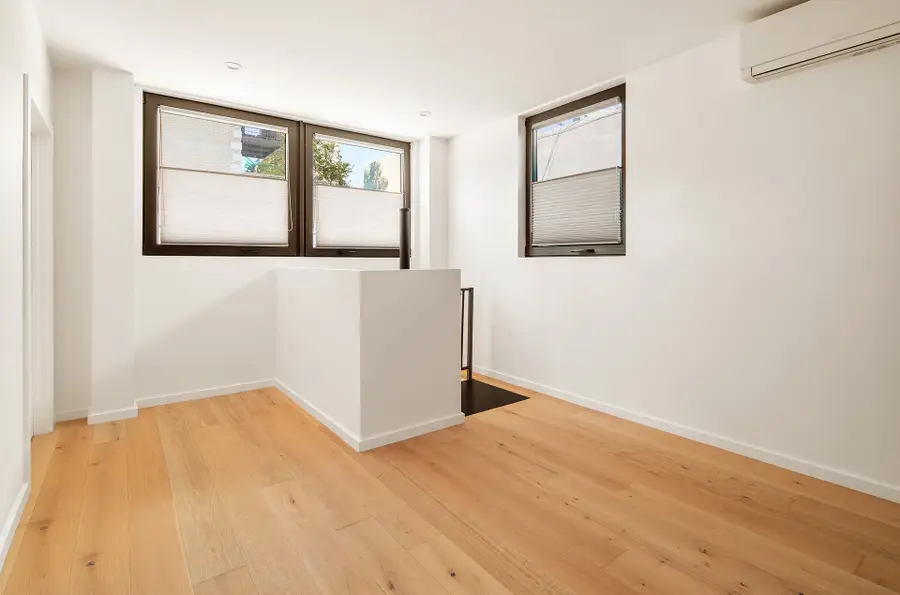 20-48 Steinway Street #1-B, Astoria, NY 11105 - #2