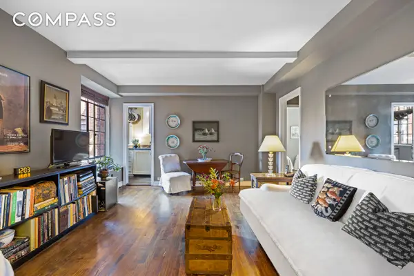 333 E 43rd Street #922, Manhattan, NY 10017