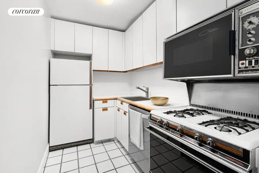 45 W 67th Street #8E, Manhattan, NY 10023 - #3