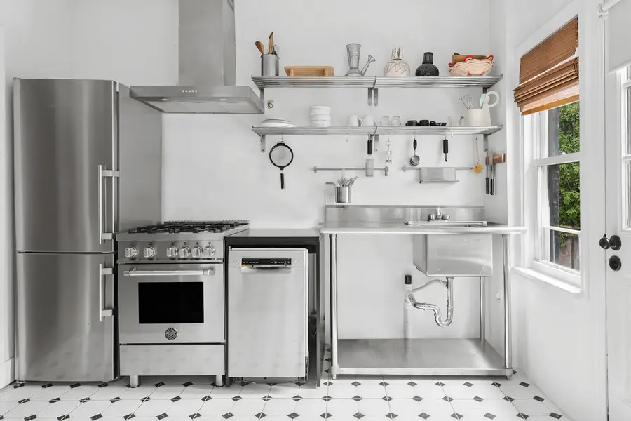 25 Veronica Place, Brooklyn, NY 11226 - #3