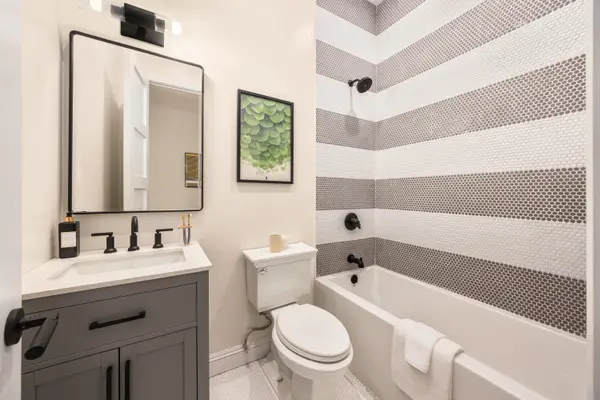 378 8th Street #3, Brooklyn, NY 11215