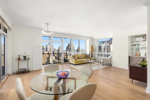 100 United Nations Plaza #35E, Manhattan, NY 10017