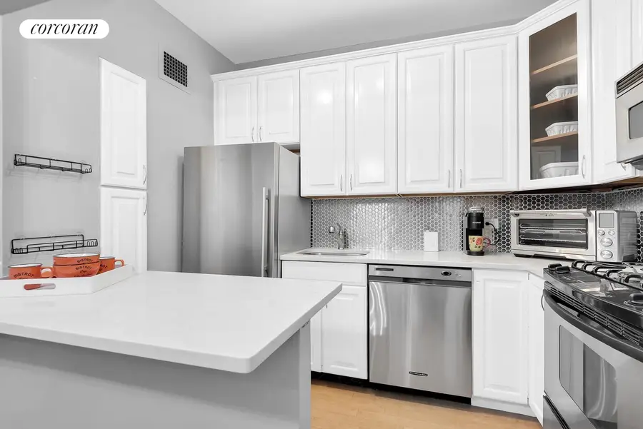 360 E 72nd Street #A1004, Manhattan, NY 10021 - #3