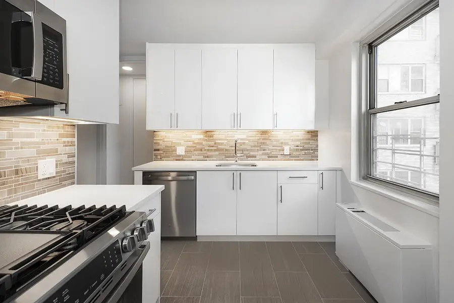 300 E 40th Street #24-B, Manhattan, NY 10016 - #3