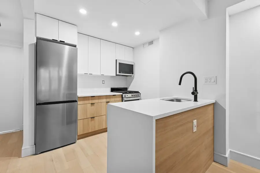 321 E 48th Street #2G, Manhattan, NY 10017 - #2