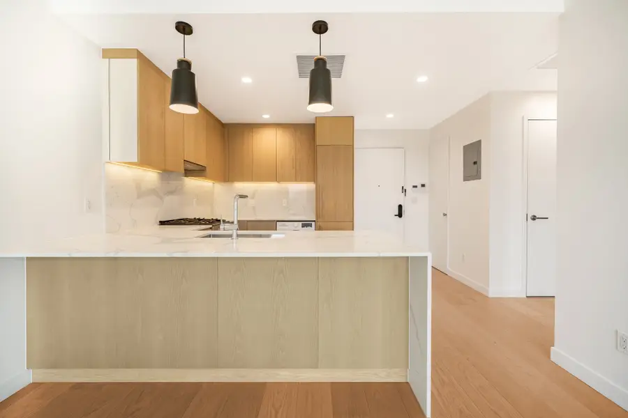 30-05 Vernon Boulevard #6-E, Queens, NY 11102 - #3