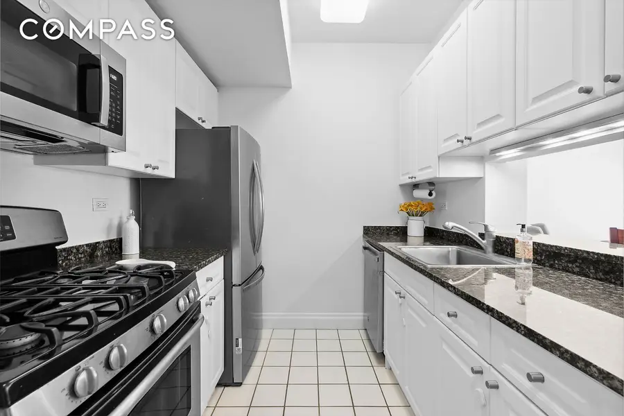 350 E 82nd Street #6H, Manhattan, NY 10028 - #3