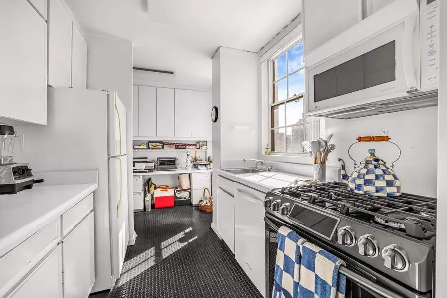 500 E 83rd Street #11B, Manhattan, NY 10028 - #3