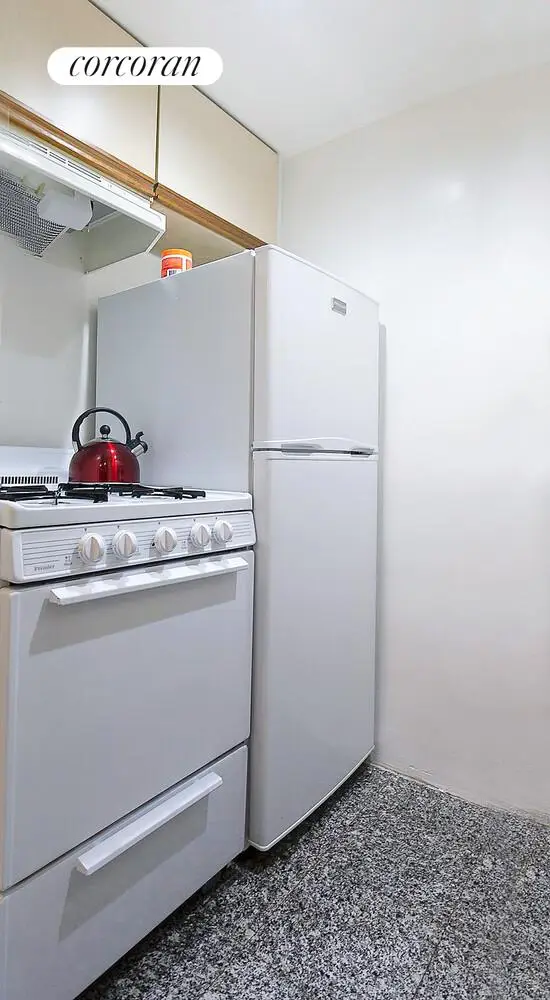 210 E 47th Street #8G, Manhattan, NY 10017 - #3