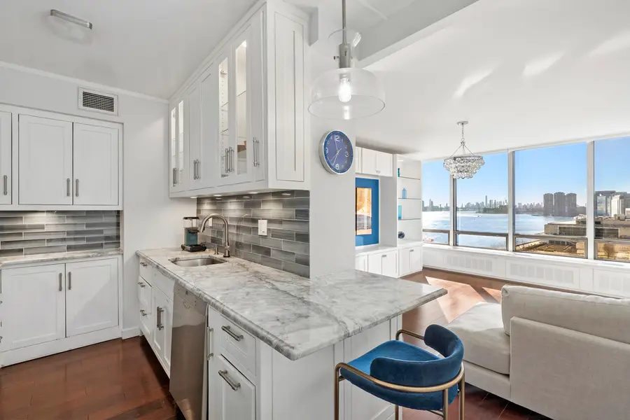 870 United Nations Plaza #10G, Manhattan, NY 10017 - #2