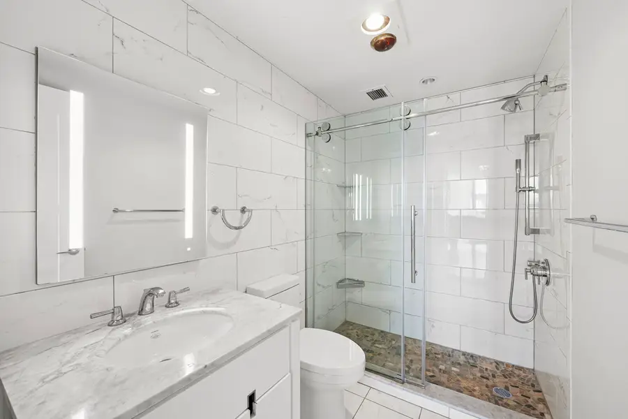 870 United Nations Plaza #10G, Manhattan, NY 10017 - #3