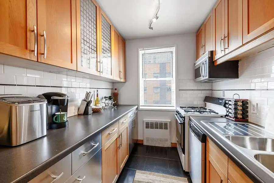 170 W 23rd Street #6N, Manhattan, NY 10011 - #3
