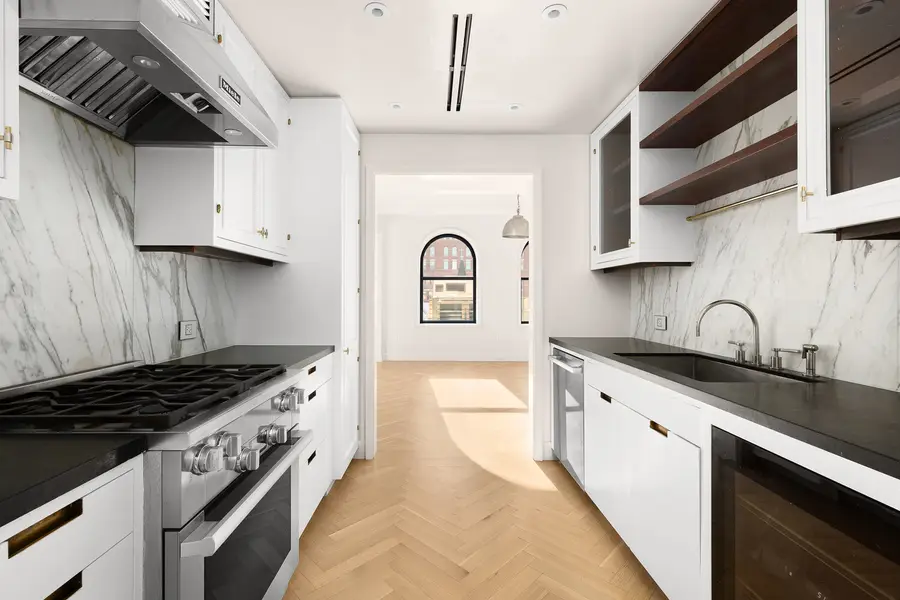 275 W 10th Street #8C, Manhattan, NY 10014 - #3