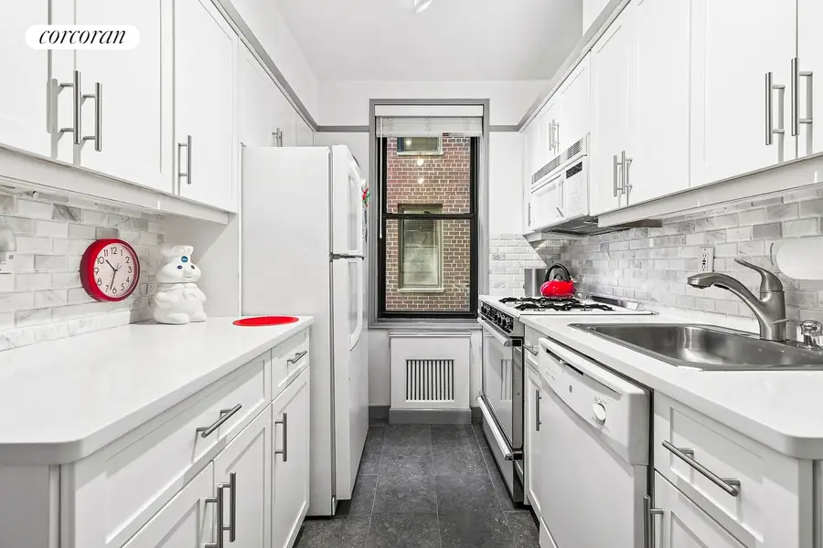 30 E 9th Street #4M, Manhattan, NY 10003 - #3