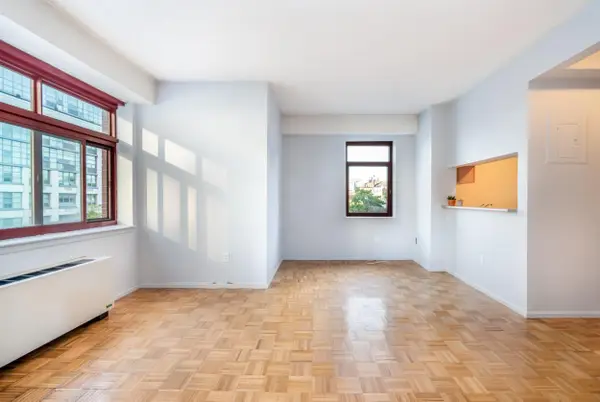 4-74 48th Avenue #3-BB, Queens, NY 11109