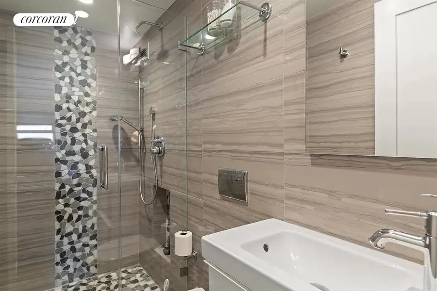 195 Adams Street #8J, Brooklyn, NY 11201 - #3