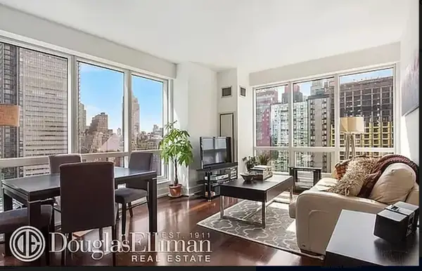 350 W 42nd Street #24K, Manhattan, NY 10036