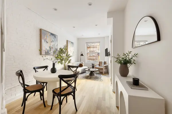 214 W 16th Street #1W, Manhattan, NY 10011