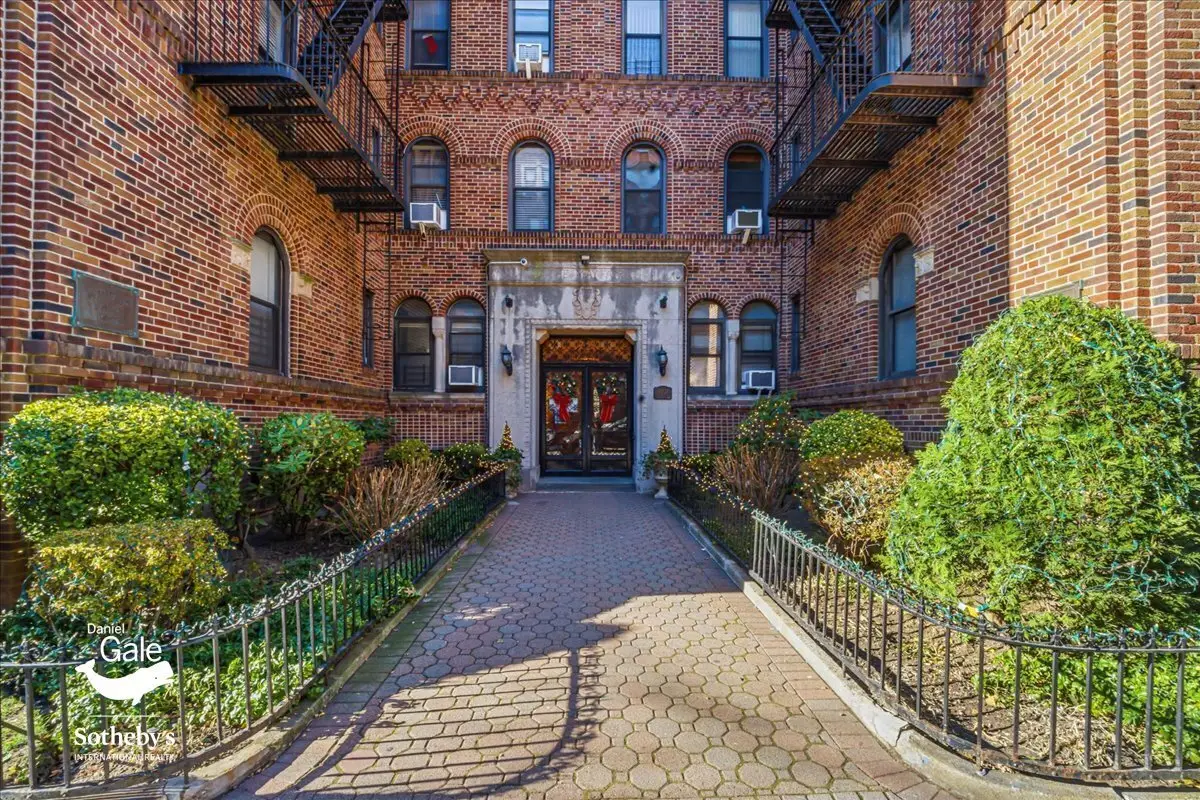 110-21 73rd Road #6H, Queens, NY 11375 - #1