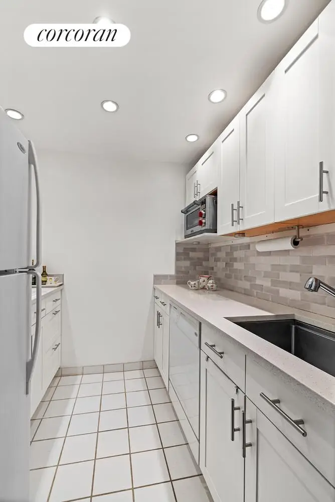 201 E 66th Street #2D, Manhattan, NY 10065 - #3