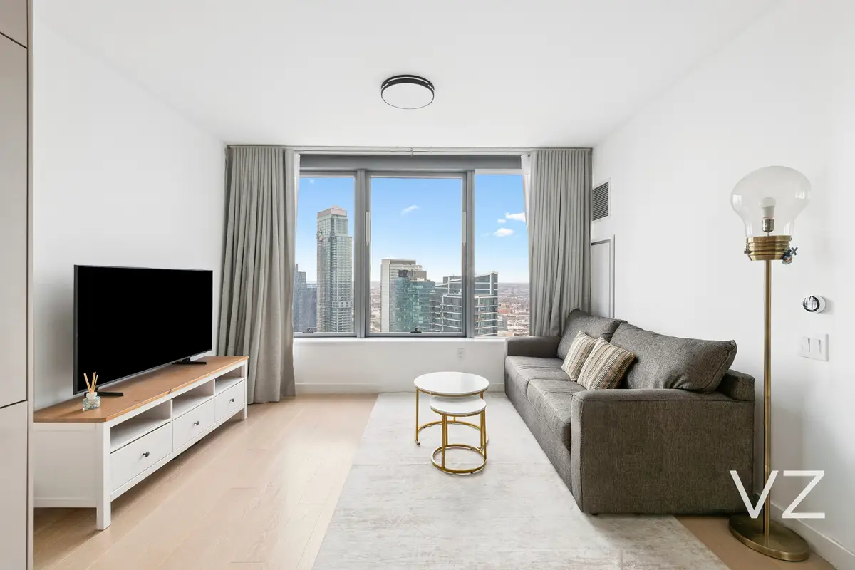 3 Court Square #5005, Queens, NY 11101 - #1