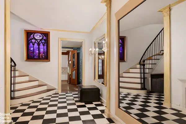 52 E 69th Street, Manhattan, NY 10021