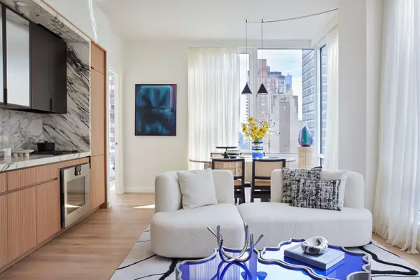 135 E 47th Street #28C, Manhattan, NY 10017