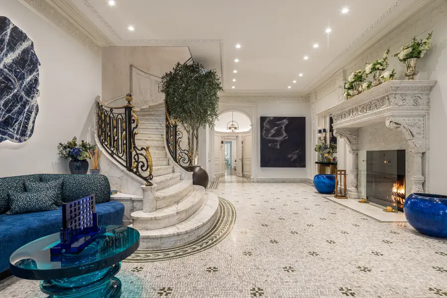 8 E 62nd Street, Manhattan, NY 10065 - #2