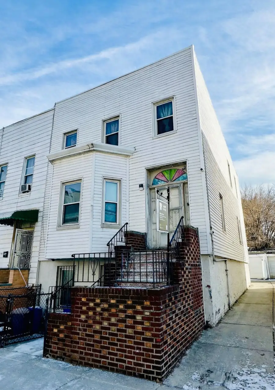 51-19 34th Street, Queens, NY 11101 - #2