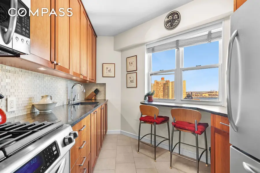 400 E 85th Street #PHC, Manhattan, NY 10028 - #3