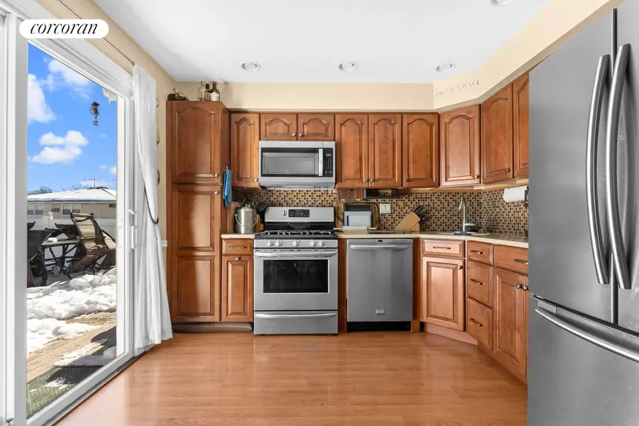 131 Crossfield Avenue, Staten Island, NY 10312 - #3