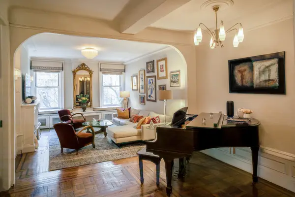 255 W 98th Street #4B, Manhattan, NY 10025