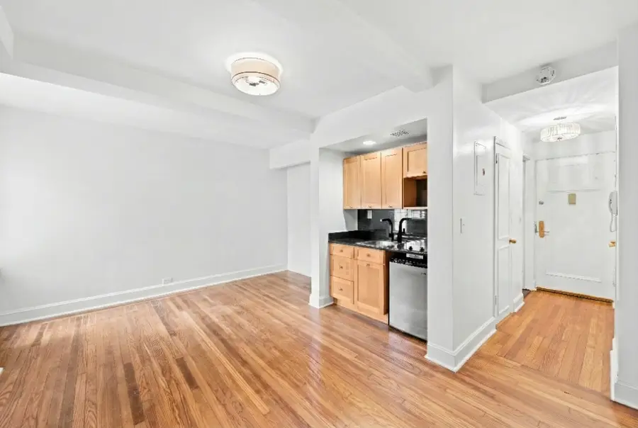 25 Tudor City Place #1009, Manhattan, NY 10017 - #2