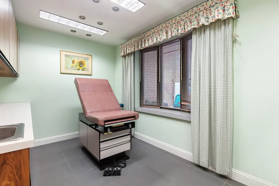 210 E 47th Street #1ABP, Manhattan, NY 10017 - #2