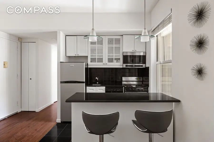 150 W 51st Street #1017, Manhattan, NY 10019 - #3