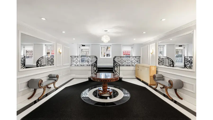 18 E 62nd Street, Manhattan, NY 10065 - #3