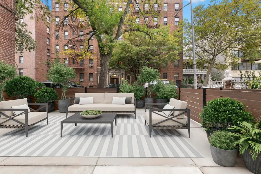 184 Hawthorne Street #1F, Brooklyn, NY 11225 - #2