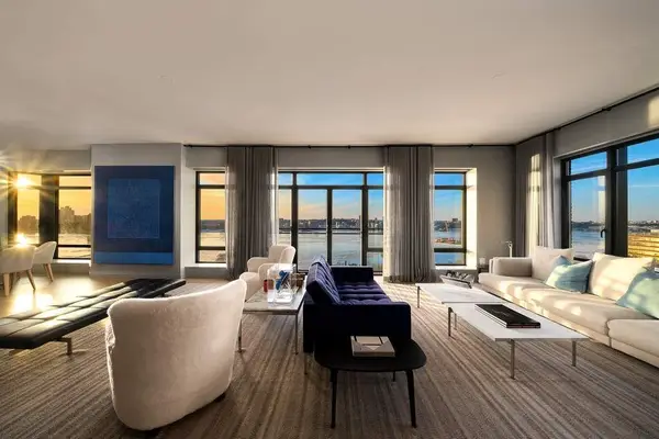 555 W 22nd Street #19AW, Manhattan, NY 10011