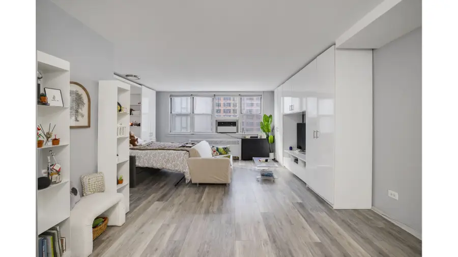 240 E 35th Street #10J, New York, NY 10016 - #2