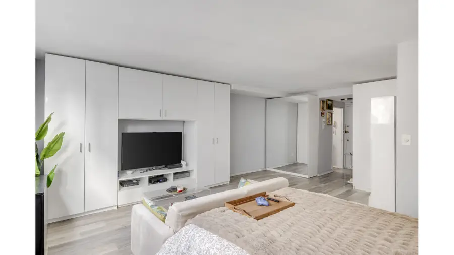 240 E 35th Street #10J, New York, NY 10016 - #3