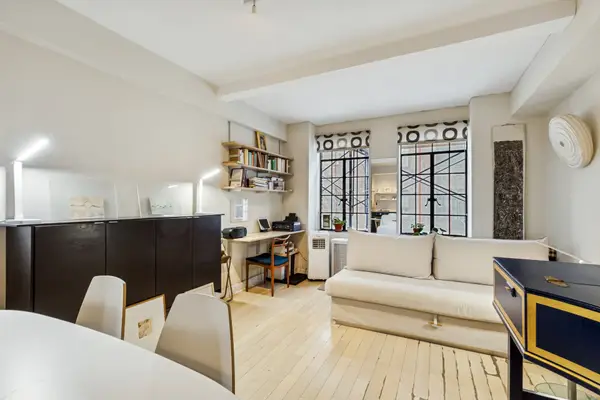 320 E 42nd Street #717, Manhattan, NY 10017