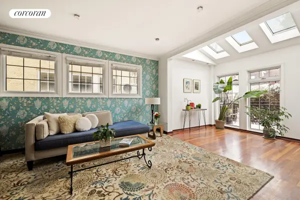 215 90th Street, Brooklyn, NY 11209