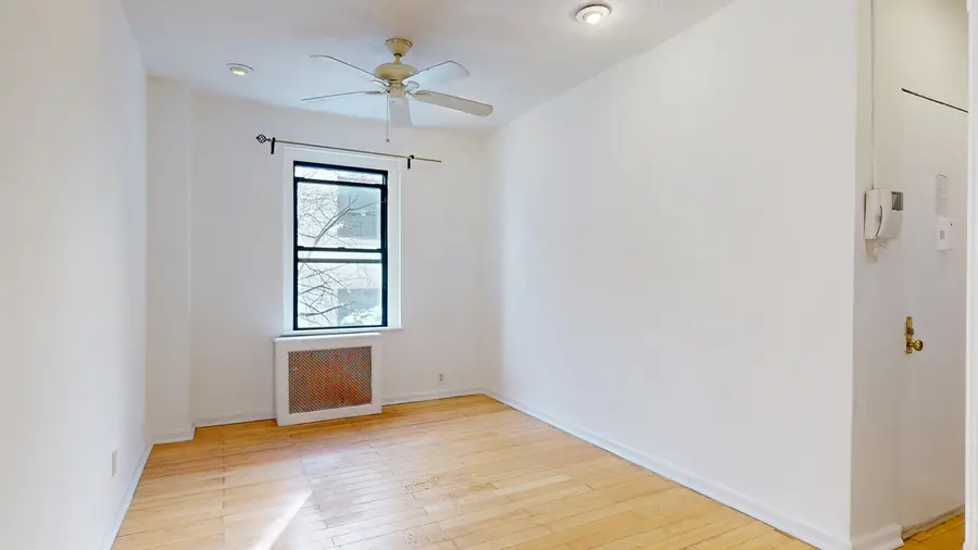 21-38 35th Street #APT2, Astoria, NY 11105 - #3