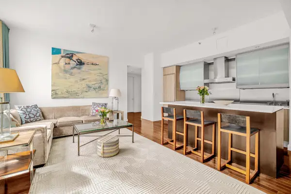 8 Union Square S #2B, Manhattan, NY 10003