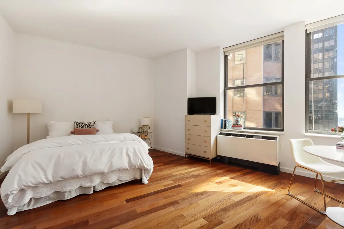 1 Wall Street Court #PH04, New York, NY 10005 - #1