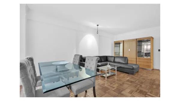 25 Central Park W #4W, Manhattan, NY 10023