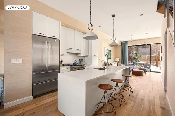 18 Vanderbilt Avenue, Brooklyn, NY 11205